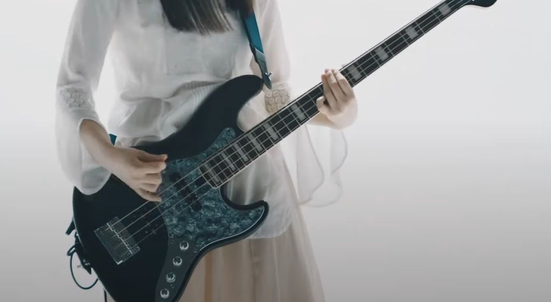 ベース演奏